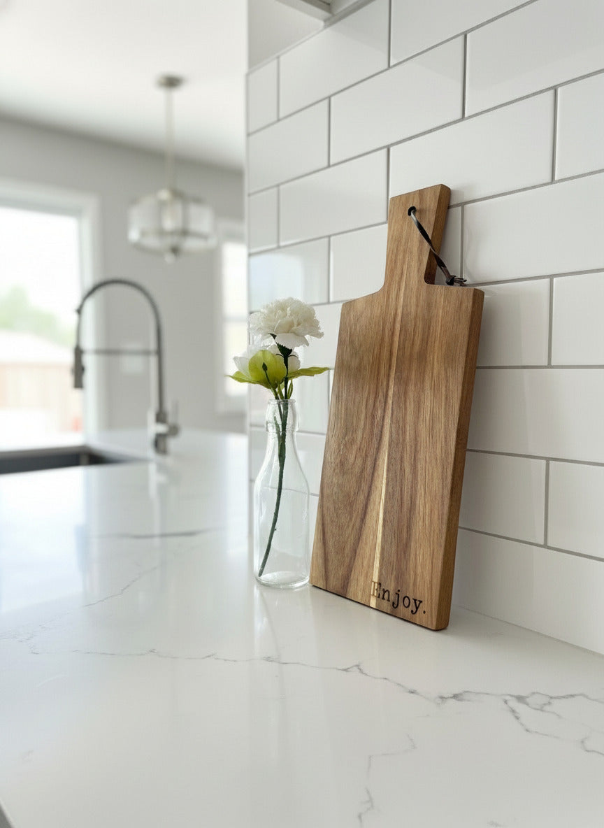 Acacia Wood Board w/ Handle Medium